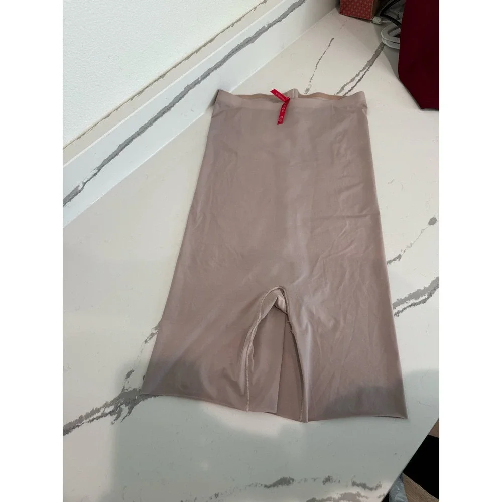 Spanx Thinstincs Nude Body‎ Countour Shorts Size Large